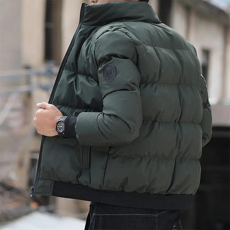 Men CottonPadded Jacket 2025 Winter Trend Tiger Head Short Padded Thick Casual Male Parkas M5Xl 251104