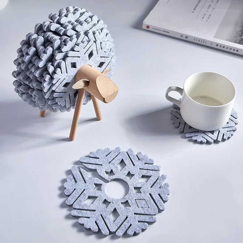 Elk Shape Drink Coasters Cup Pads Insulated Round Felt Cup Mats Creative Home Office Table Decoration Art Crafts Christmas Gift C251122