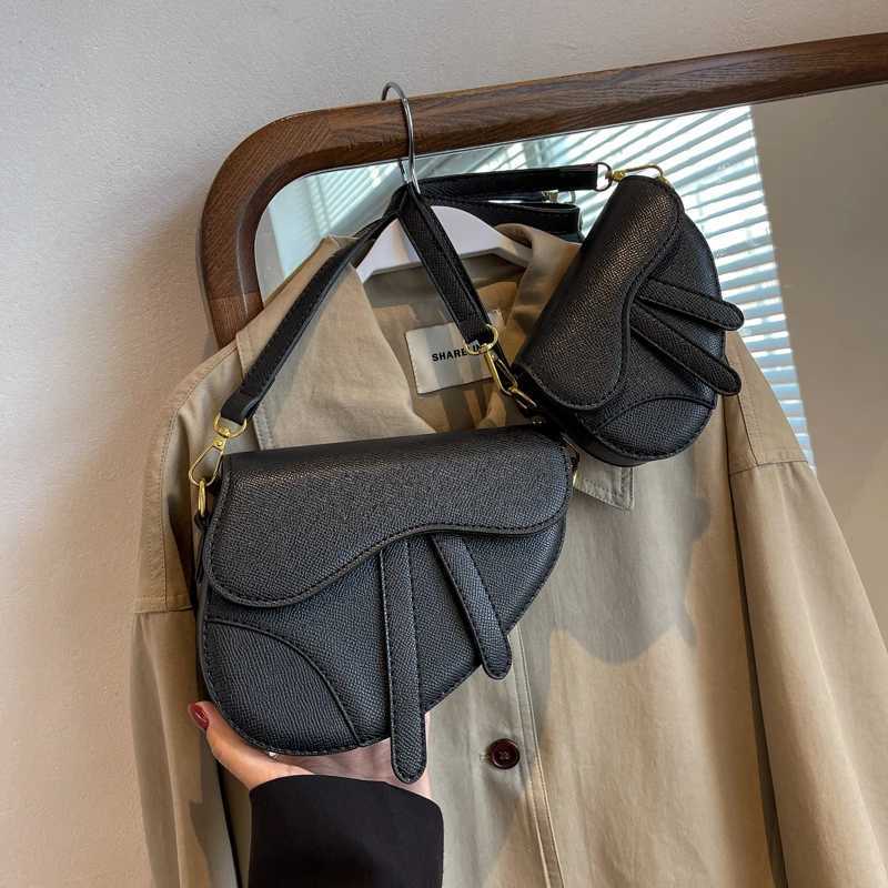 New Solid Design Saddle Bags Versatile Womens Single Shoulder Bag Outdoor Leisure Commuting Trend Z250702