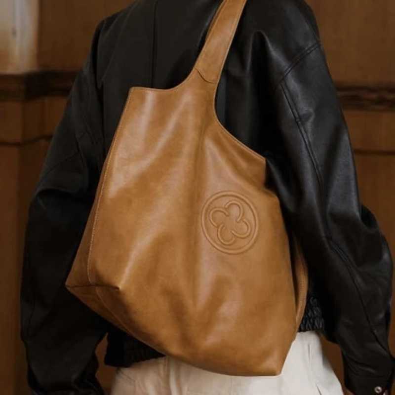 Cassile New Vintage Vegetable-Tanned Vest Tote Bag for Women Commuting Large Capacity Single Shoulder Underarm Bucket BagT251122