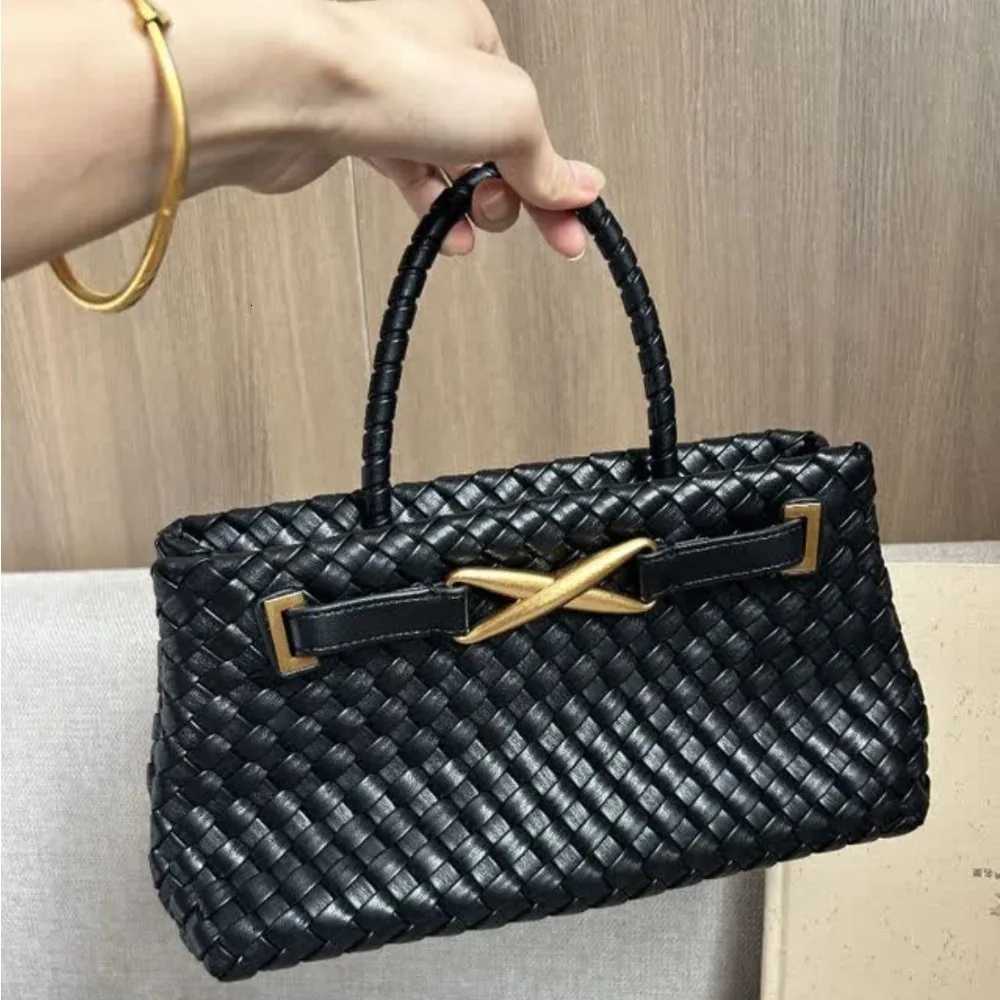 JW PEI Womens Elora Woven Tote Bag Shoulder Crossbody Bags Autumn Casual Spacious Commuting Handbag luxury designer K251121
