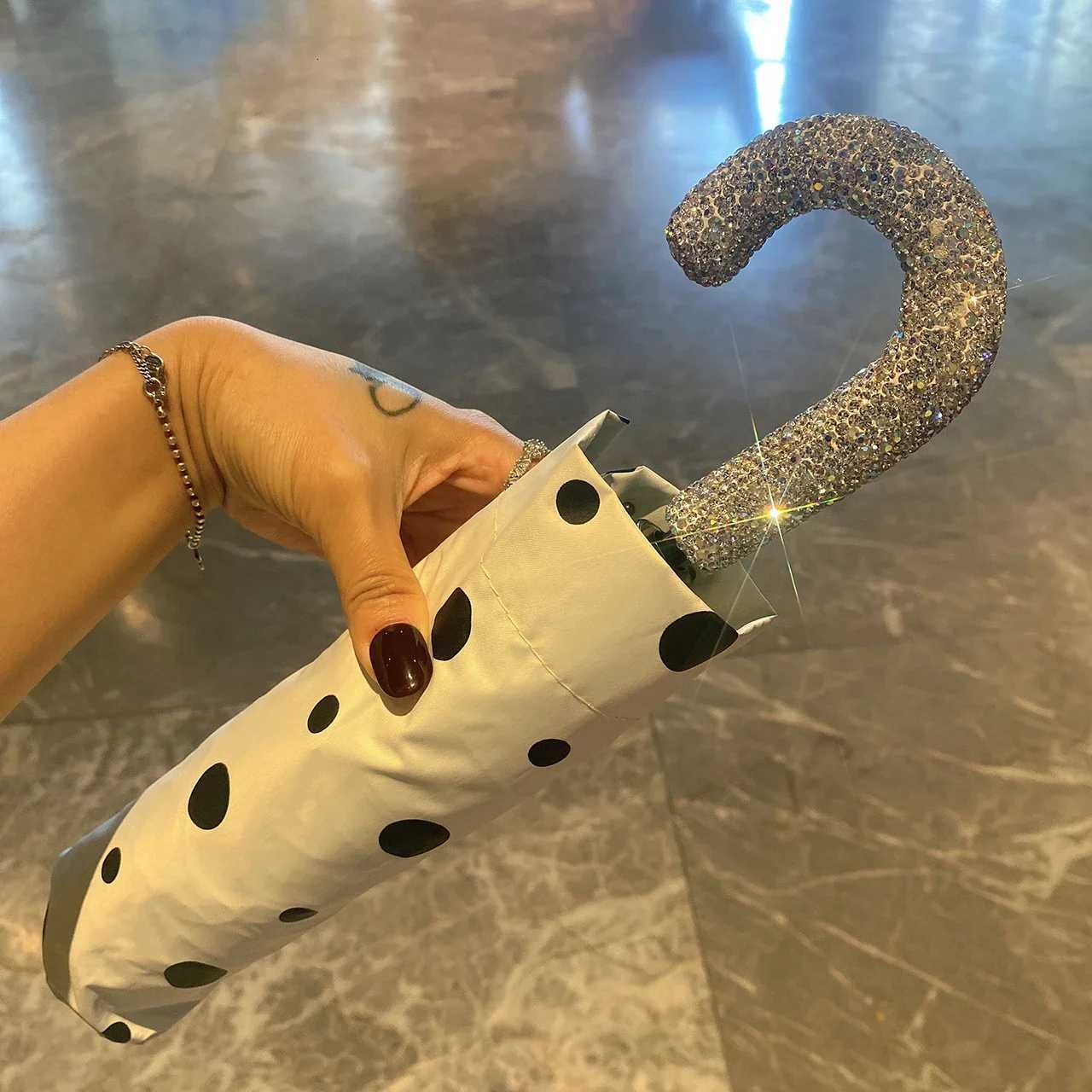 Portable Umbrella Automatic Folding Hook Handle Sunshade Luxury Rhinestone UV Protection Rainproof Travel Umbrella Rain GearM251122