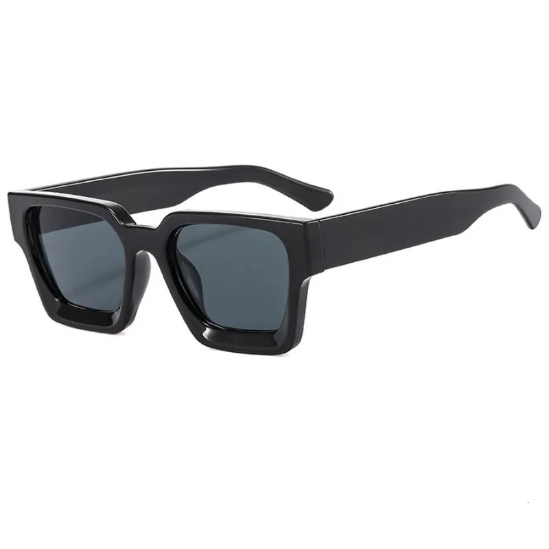 Vintage Small Square Sunglasses Men Women Retro Green Sun Glasses Unisex Ins Shades Eyewear UV400 251114
