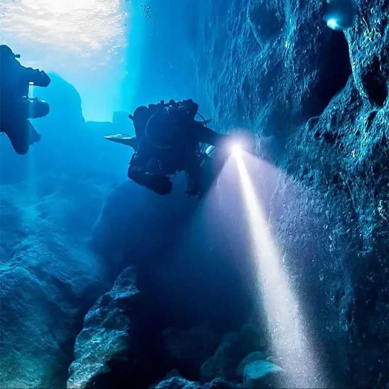 Upgraded XHP199 Professional Scuba Diving Flashlight Underwater Lantern Powerful Diving Torch IPX8 Waterproof Dive Light 26650 C251122