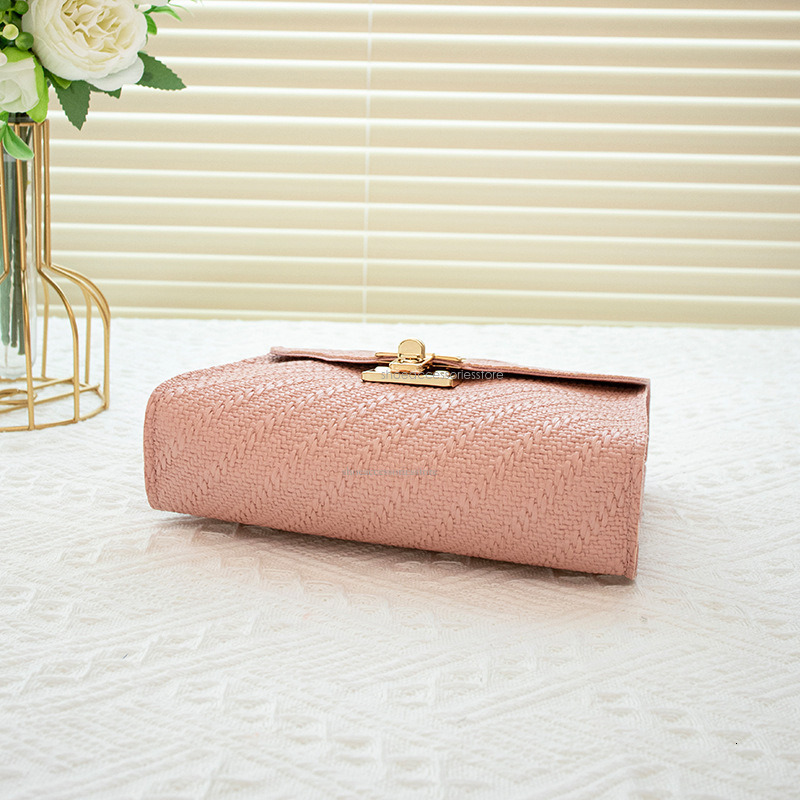 Simplified 2025 Women's Designer Fashion Luxury Handbag Korean Edition Square Crossbody Bag
