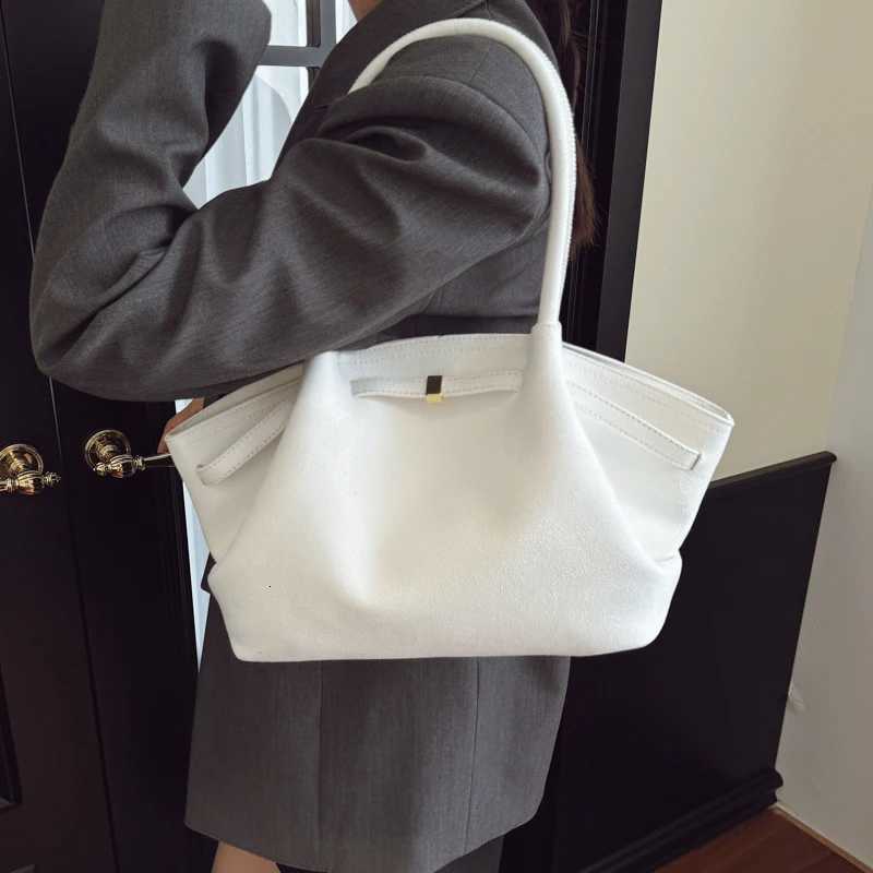 Advanced Retro Bag for Womens 2025 New Luxury Textured Frosted Shoulder Bag with Large Capacity Crossbody Commuting Tote Bag K251121