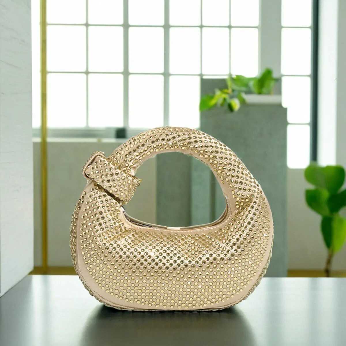 Full Diamond Dumpling Bag Womens Socialite Dinner Clutches Ladies Sparkling Rhinestone Evening Handbag Mini Banquet Party Purse K251121