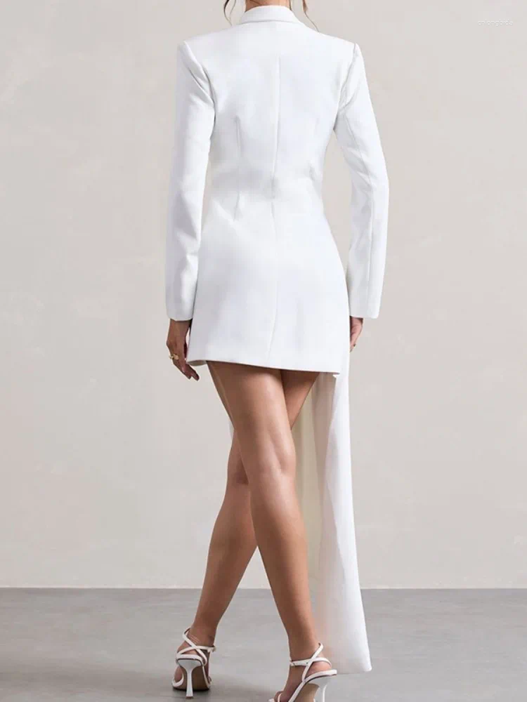Women's Suits Yeezzi 2025 Urban Female Black White High-low Notched Collar Blazer Office Ladies Fashion Buttoned Pocket Commute Outerwears