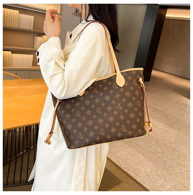 Designer shoulder bag free shipping Tote Bag Women 2025 New Style fashionable geometric pattern large-capacity trendy commuter single-shoulder bag bro