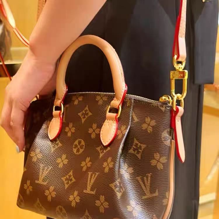 Min Shell AlmasBB Designer Women Handbag Luxurious Bucket Bags Classical Style Leather Embroidery Messenger Fashion Lady Makeup Bag High Quality