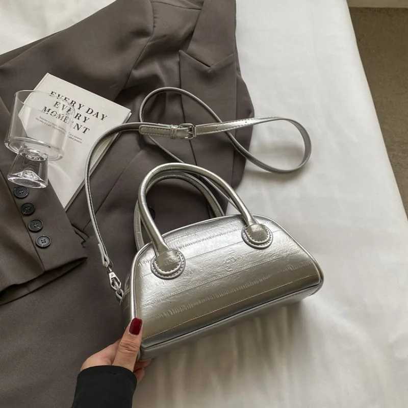 Trendy Leather Crossbody Bag For Ladies By Famous Designer With Popular Classic Shoulder StyleT251122