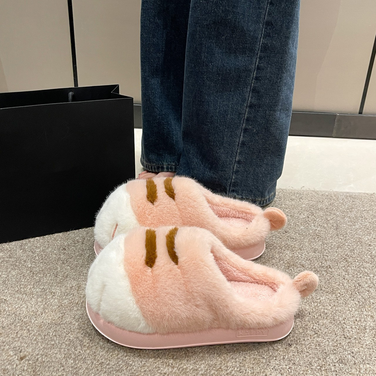 Winter Cartoon Cat Paw Style Women's Slippers for Home Warmth Men's Plush Flat Shoes fluffy slippers