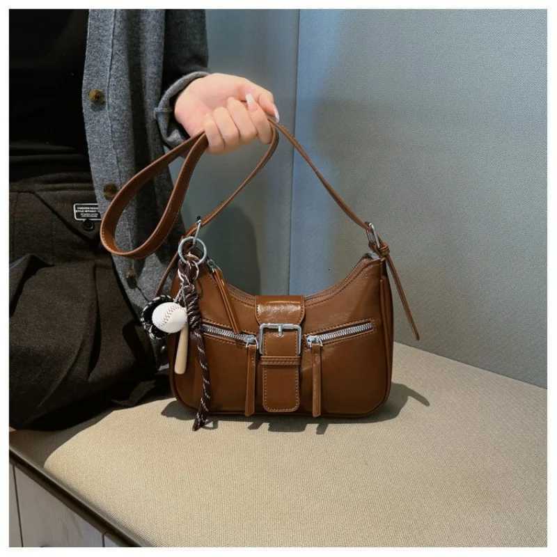Trendy Unique Vintage Crossbody Handbag For Women Stylish Leather Design Simple Solid Color For Business And LeisureT251122