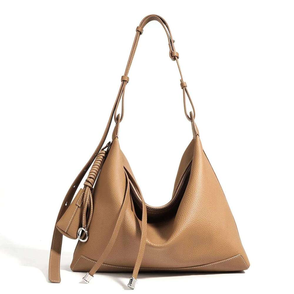 Genuine Leather Women's Minimalist Style Large Capacity Commuting Tote High-end and Fashionable Underarm Bag