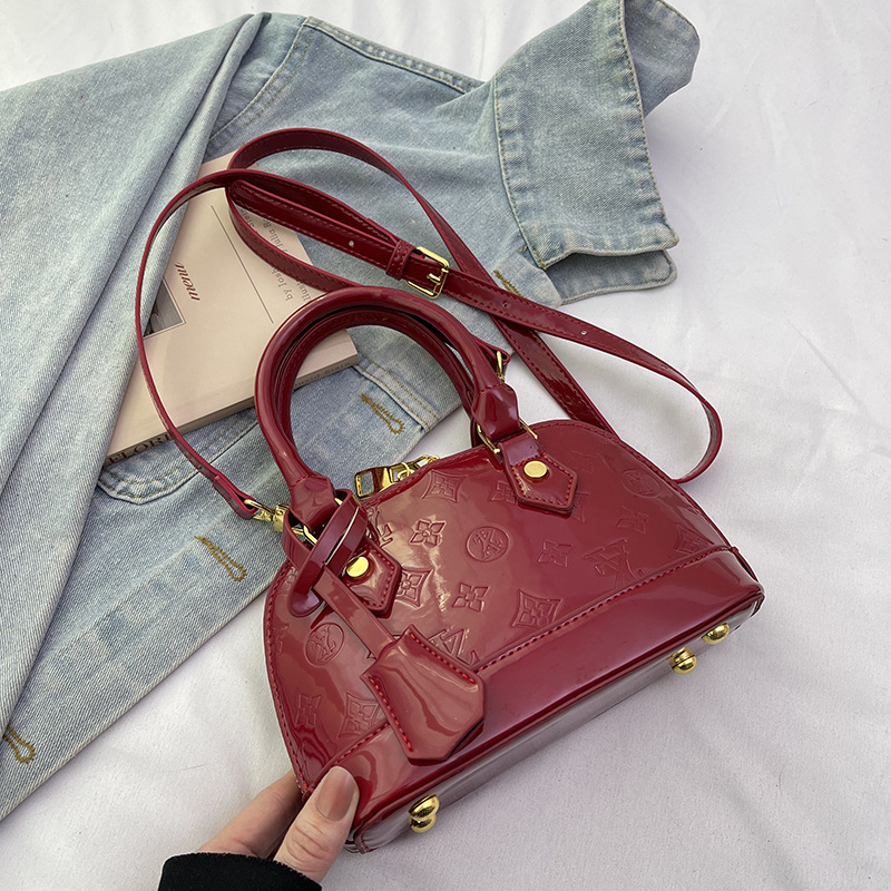 Designer Bags, foreign Trade Shell Bag 2025 New style, light luxury, high-end and stylish design, single-shoulder crossbody bag for women Free shippin