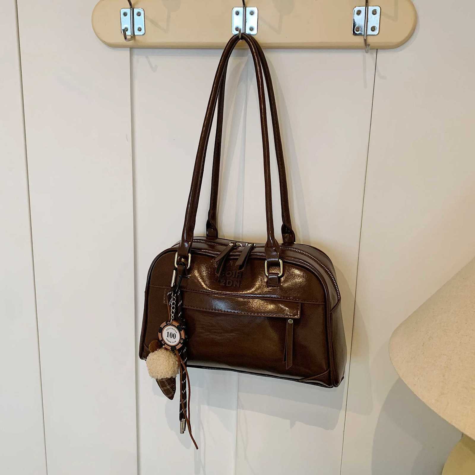 Womens Fashionable Casual Single-Shoulder Bag with a Unique Texture for Commuting Boston BagT251122