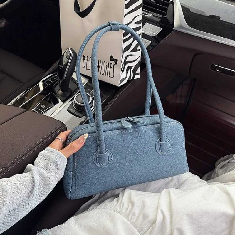 Elegant Ladies Hand Bags Crafted From Premium Leather Featuring Paris Inspired And Trendy Daily Style T251122