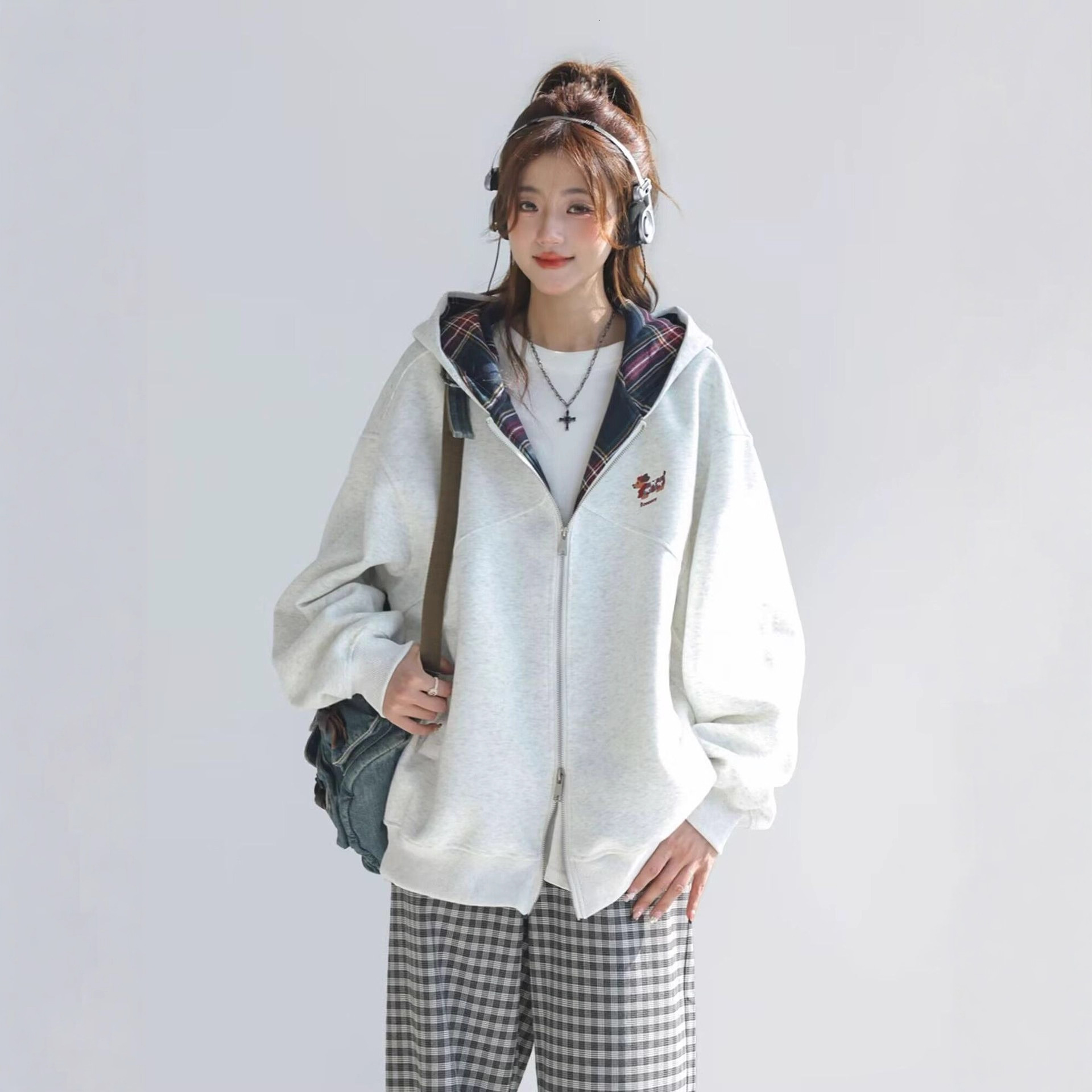 Korean plaid designer long sleeved hooded jacket for women's autumn new style college style patchwork embroidery loose hoodie cardigan
