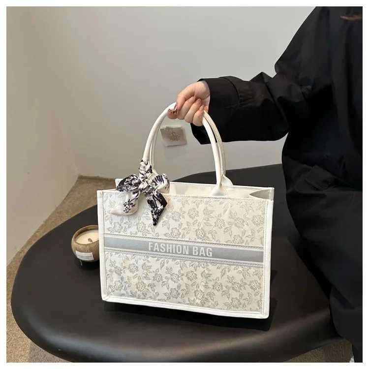 Large Capacity Embroidered Womens Shoulder Bag Handbag Tote Bag Fashionable Versatile Underarm Bag Hot Sale Of The K251121