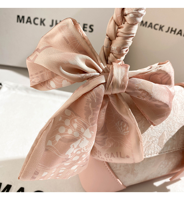 Designer Series Pink Embroidered Butterfly 2025 Free Shipping Hot Selling Designer Bag High Quality Luxury Brand Women's Banquet Bag Party Bag Un