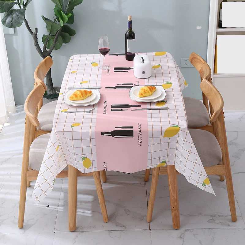The tablecloth with a warm and cozy atmosphere a high-temperature resistant tablecloth and a waterproof oil-proof C251122