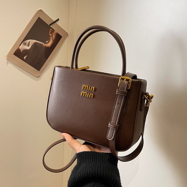 Women's simple texture of the new women's bag popular cross-body bag carry small square bag 2025