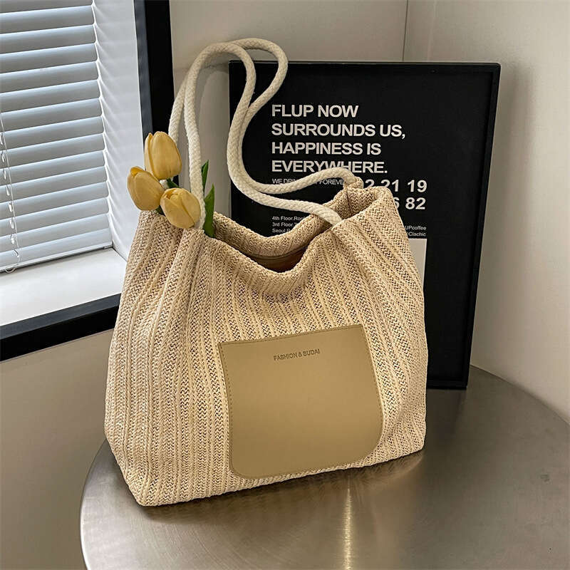 Designer Beach Bags Women Shoulder Bucket Bags knitted high-capacity Fashion Pattern Essential Bag for Going Out Suitable for the beach