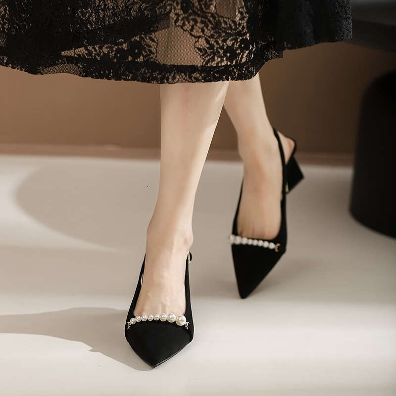 2023 New Baotou Sandals for Women's Summer Outerwear with Thick Heel and Pearl Fairy Style Strap, Simple Sandals, Single Shoe