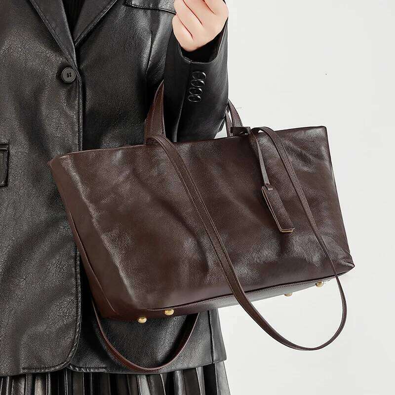 Women's Oil Wax Genuine Leather Lady Fashion Real Cowhide Bag Female Luxury Design High Capacity Commuting Handbag