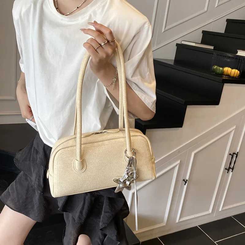 Popular Classic Elegant Tote Bag For Women Leather Material Spacious Interior Luxury Brand Handbags Chic DesignT251122