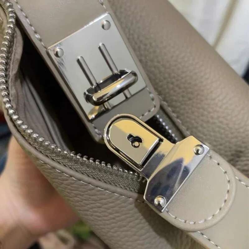 Real Leather Telephone Handbags For Women Mini Bag Sier Buckle Hobos Cross Body Bags Buckets Designer Purses New Arrivals Bag