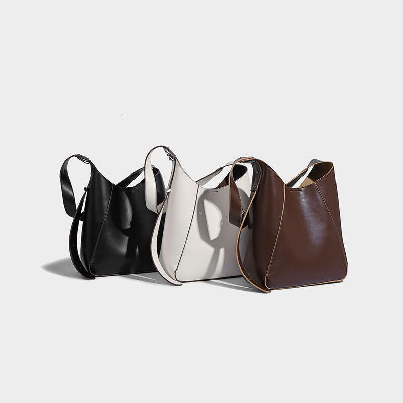 Designer Women's Bags Designer Highlighting 2023 New Large Capacity Commuting Tote Leisure Fashion Trend One Shoulder Versatile Handheld Crossbod