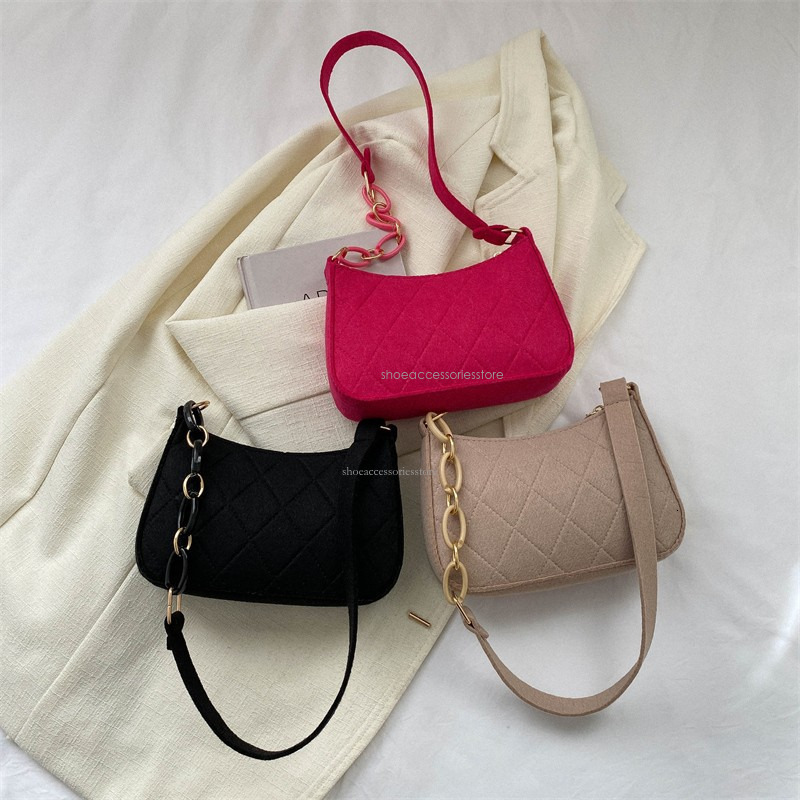 2025 New Designer Light Luxury Gorgeous Popular French Niche Design Bag Women's Multifunctional High-end Chain Shoulder Handbag Felt Armpit Bag