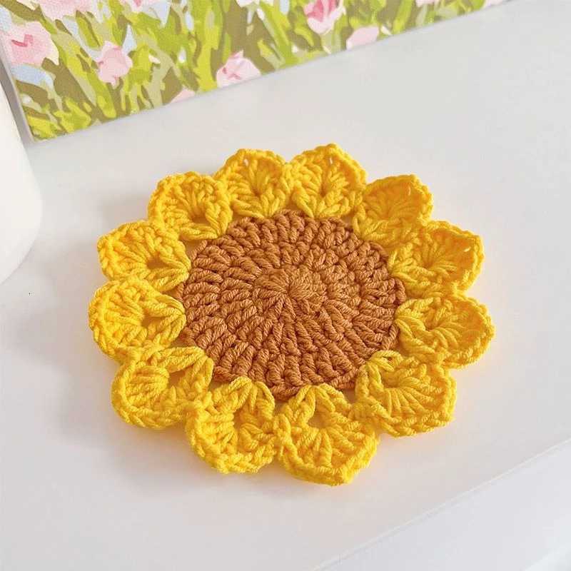 Hand-woven sunflower coaster creative home ornament thermal insulation table mat versatile holiday gift C251122