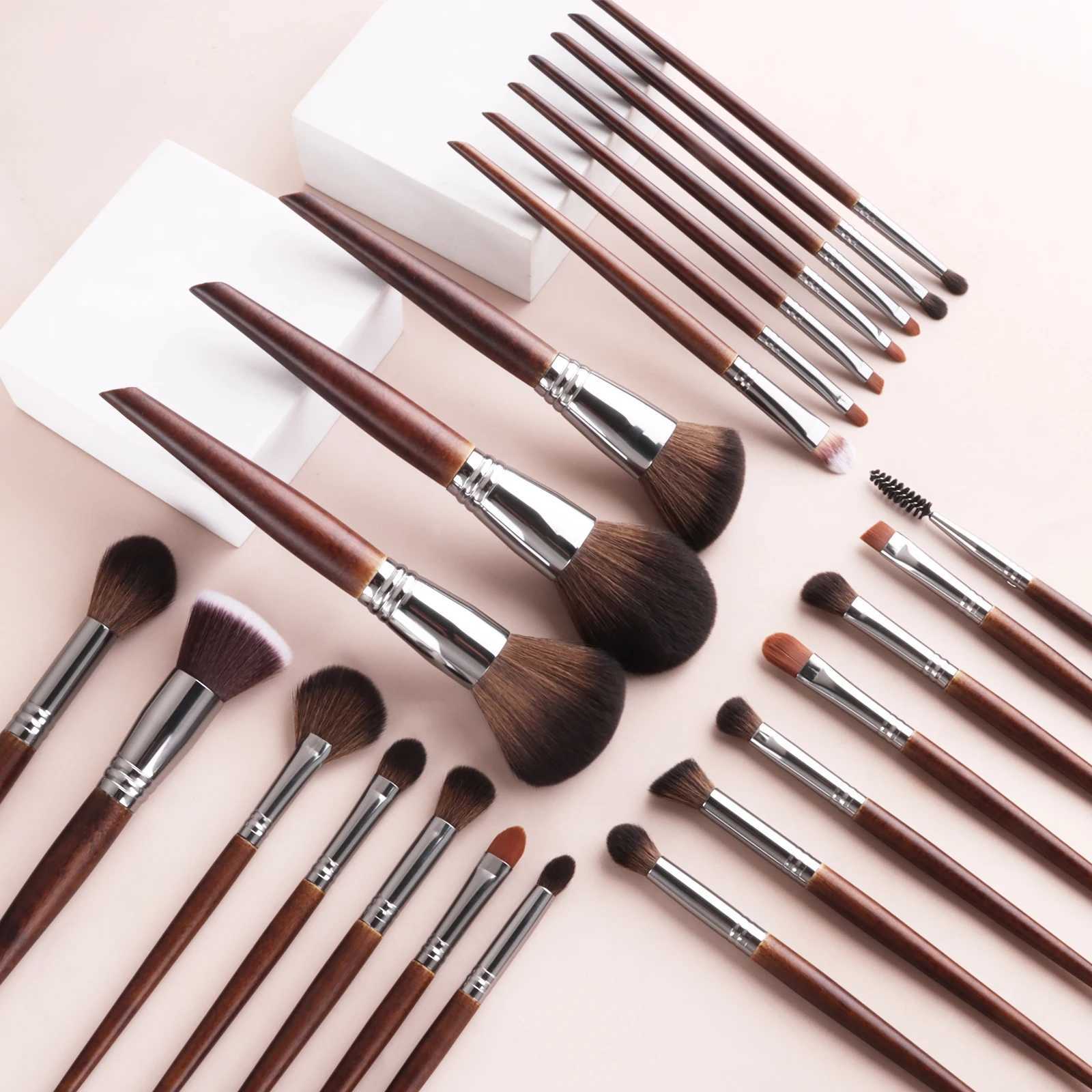 24 makeup brushes with wooden handles Natural Makeup Brushes Set Eyeshadow Make Up Brush Hair Kit for Makeup nabor kistey Blendi C251122