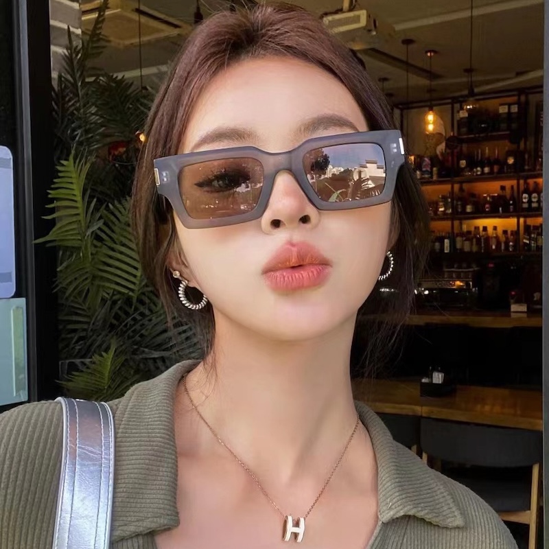 Square Designer Sunglasses Men Women Shades Retro Glasses Vintage Y2K Futuristic Cool Personalized INS Niche Circular Classic Metal inlay IVSTA