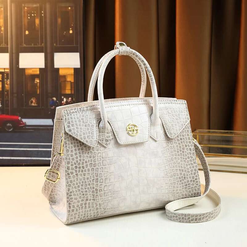 Himalayan Large Capacity Crocodile Pattern Women's Handbag Fashionable Versatile Commuting Crossbody Bag