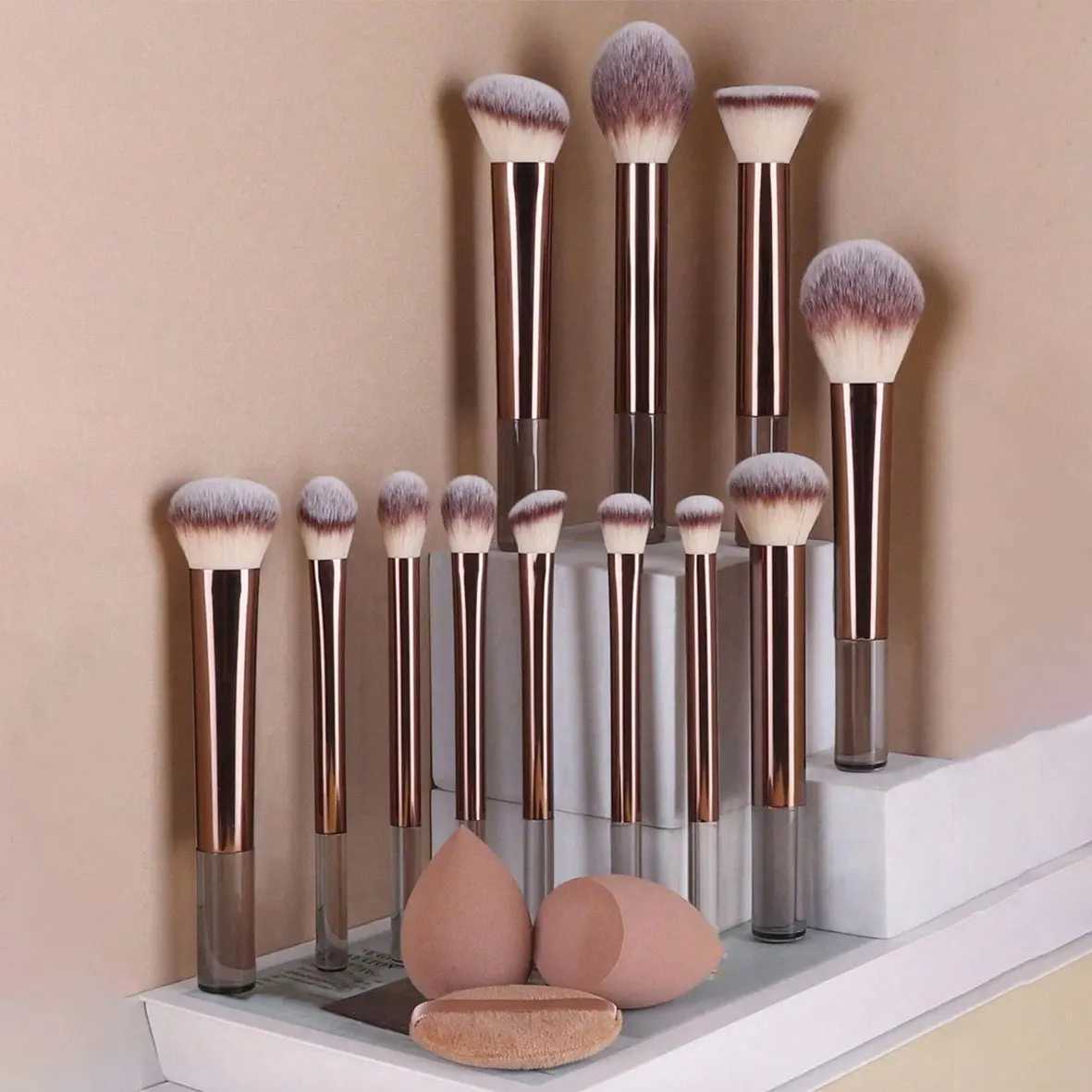 12pcs Professional Makeup Brush Set Incl Eyeshadow Powder Blush Brushes 2pcs Makeup Sponges 1pc Powder Puff Complete Trave C251122