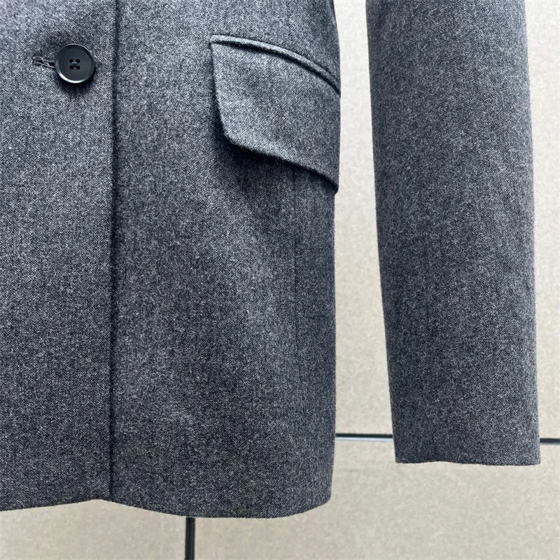 Womens jacket autumn 2025 single breasted long sleeved top Wool blend womens suit Shoulder padded slim coat 251112