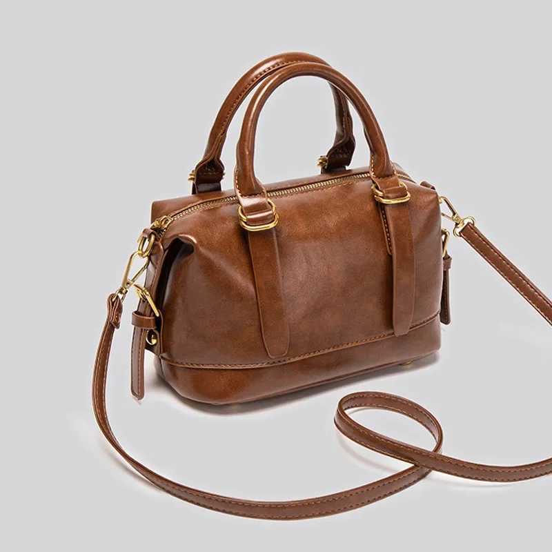 Retro Crossbody Bag Ladies Handbag Single Shoulder Boston Bag Versatile Lightweight Luxury New 2025 Unique Design BagT251122