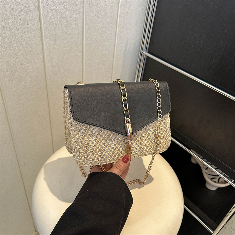 Free shipping, niche design new women's bag, high-end, simple straw woven small square bag, underarm bag, versatile single-shoulder crossbody bag