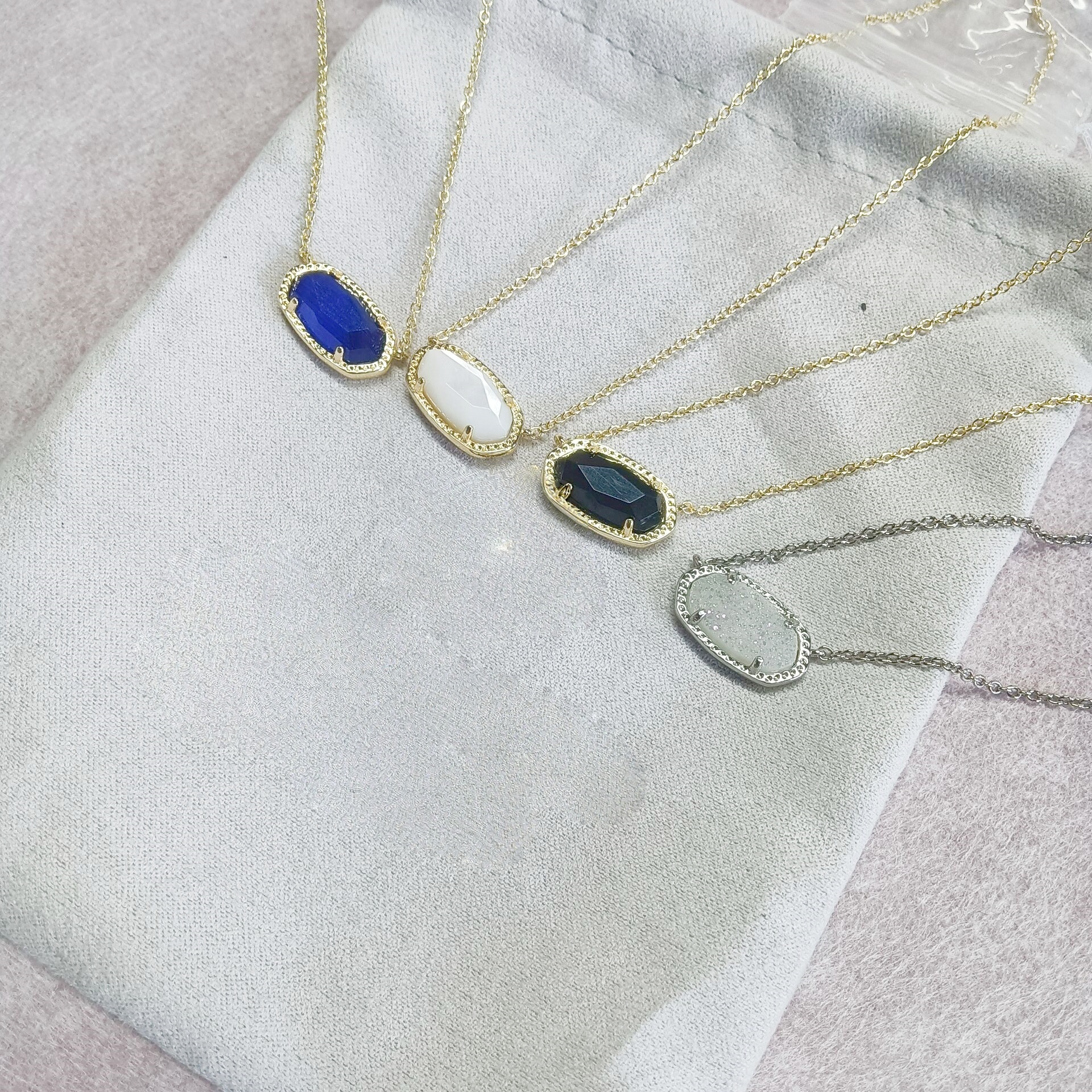 Designer necklace for woman kendric scott oval cystal stone pendant plated gold necklace charm singapore chain shiny womens necklaces designer jewelry gift ho221 a