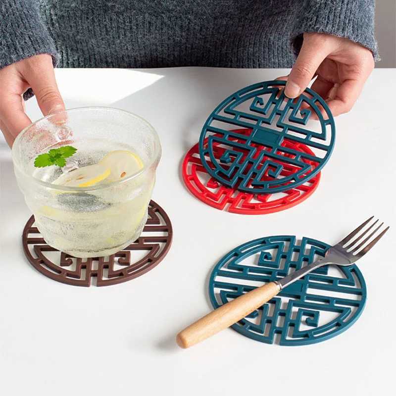 1PC Chinese Style Soft Rubber Hollow Coasters Heat Insulation Waterproof Mats Coaster Dish Mat Kitchen Tableware Cups Table Mat C251122