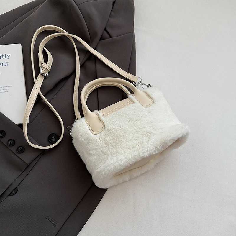 Casual Fashionable and Simple Plush Handbag 2025 Winter New Style Exquisite Oxygen Single Shoulder Crossbody Bag 831SSYD K251121