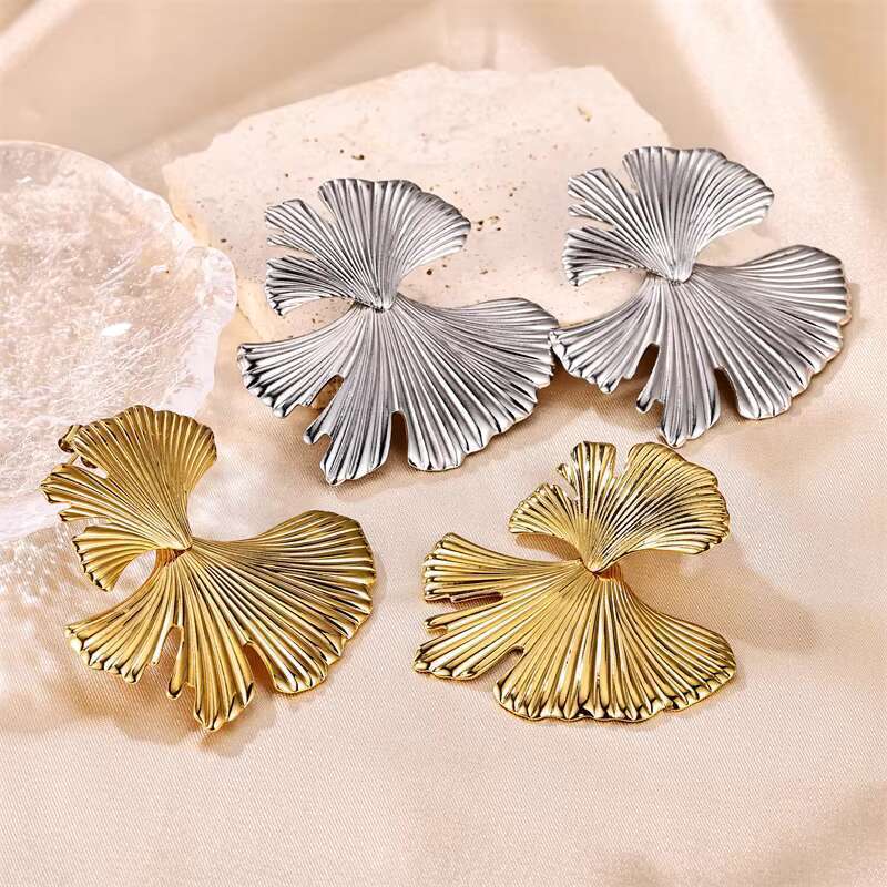 DHcollection Girl Fashion PVD Plated Stainless Steel Gingko Leaf Earrings Jewelry