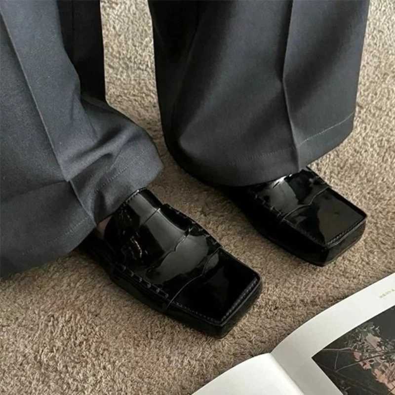 Fashion Black Patent Leather Square Toe Loafers Women Retro Casual Flat Slip on Shoes High Quality Comfortable Womens Shoes X251122