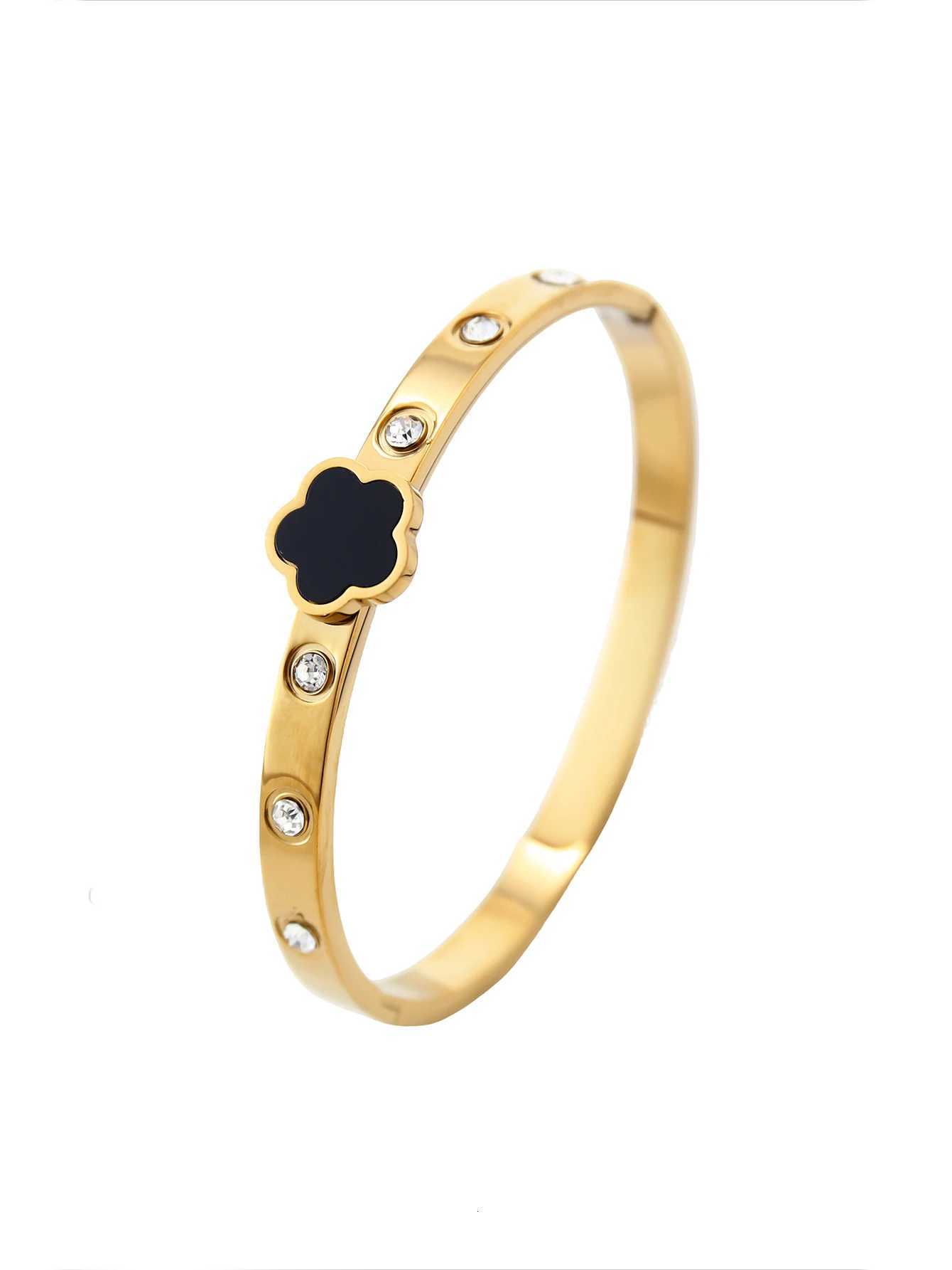 French-Style Elegant Retro Stainless Steel Five-Leaf Clover Diamond Flower Black And White Four-Leaf Clover Bracelet For Women Z251122