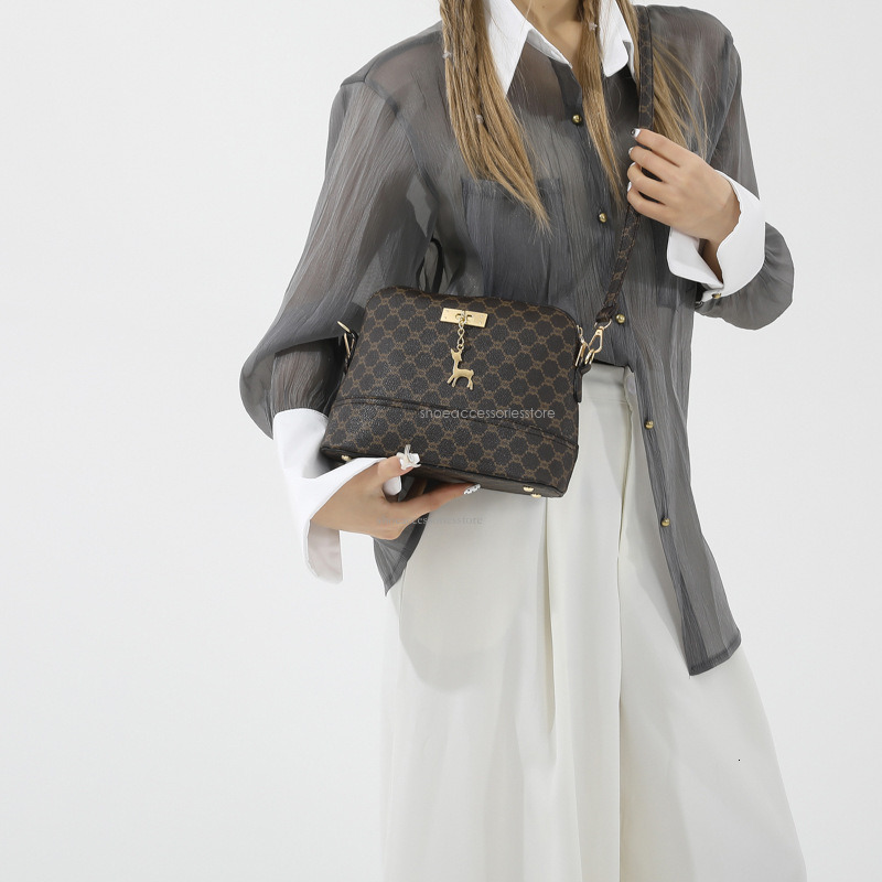 2025 Spring New Designer Niche Design Fashionable Old Flower Shoulder Bag Women's Versatile And Trendy Crossbody Bag