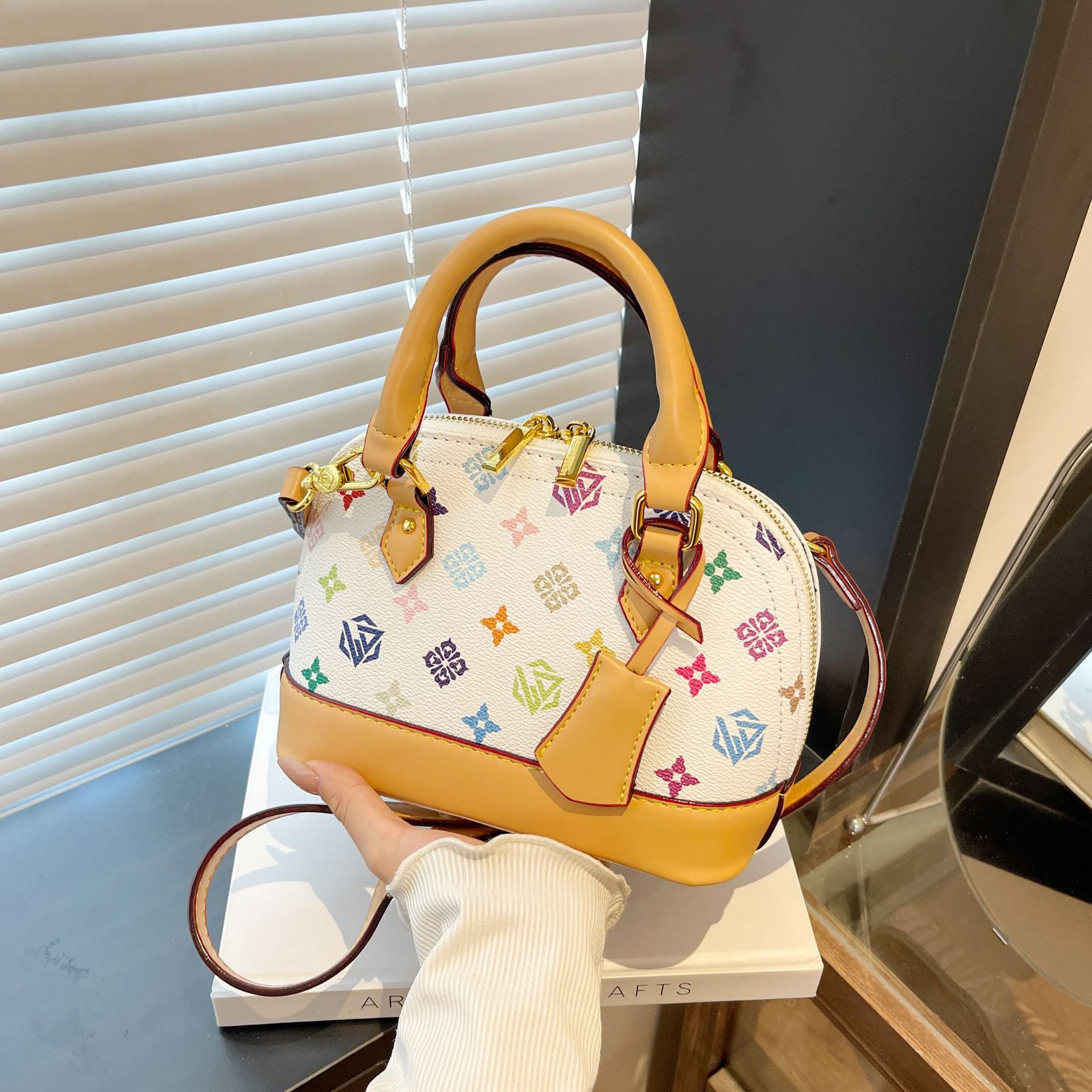 Designer Bags Cross-border Women's Bags 2025 New Style Fashionable and Versatile color-blocking single-shoulder shell Bag Commuting crossbody Bag