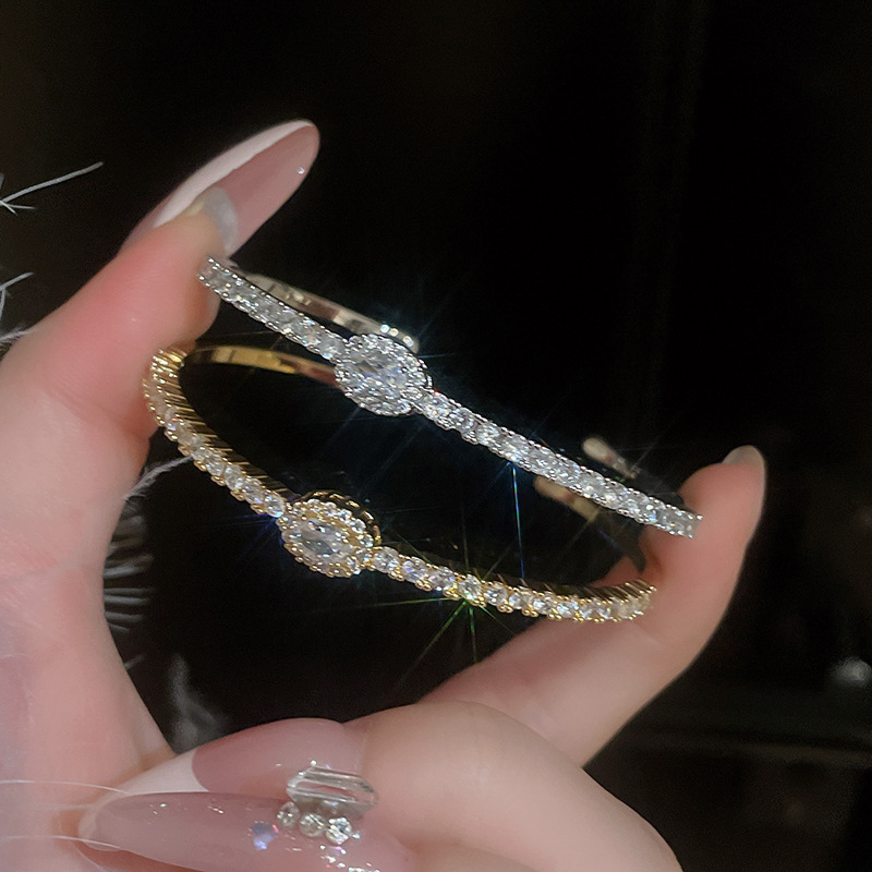 Elegant Real Gold Plated Zircon Oval Pendant Necklace - Classic Minimalist Design